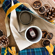 Load image into Gallery viewer, Luxury Christmas Crackers X Gulp