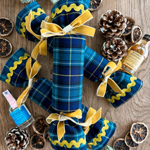 Load image into Gallery viewer, Luxury Christmas Crackers X Gulp
