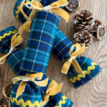 Load image into Gallery viewer, Luxury Christmas Crackers X Gulp