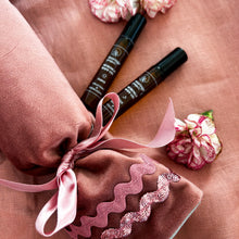 Load image into Gallery viewer, Luxury Handmade Crackers