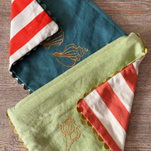 Load image into Gallery viewer, Seashell Pouches