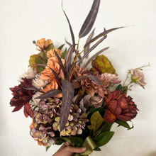 Load image into Gallery viewer, Autumnal Bouquet