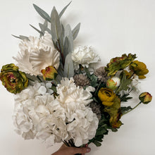 Load image into Gallery viewer, Classic Bouquet