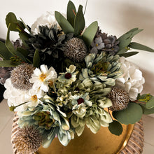 Load image into Gallery viewer, Classic Bouquet