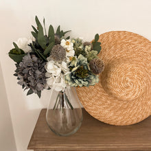 Load image into Gallery viewer, Classic Bouquet