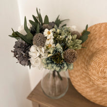 Load image into Gallery viewer, Classic Bouquet