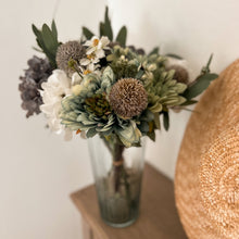 Load image into Gallery viewer, Classic Bouquet