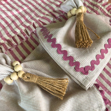 Load image into Gallery viewer, Pretty in Pink