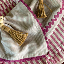 Load image into Gallery viewer, Pretty in Pink