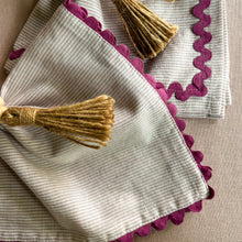 Load image into Gallery viewer, Pretty in Pink