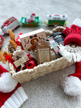 Load image into Gallery viewer, T’was the Night Before Christmas Hamper