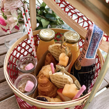 Load image into Gallery viewer, Valentines Basket Brunch