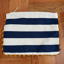 Load image into Gallery viewer, Seashell Pouches
