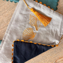 Load image into Gallery viewer, Seashell Pouches
